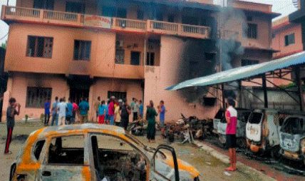 जेनजीको आन्दोलनका क्रममा आगजनी र लुटपाट भएपछि सीडीओ कार्यालयको सेवा अनिश्चितकालका लागि बन्द, अदालतले दशैंपछि मुद्दा हेर्ने