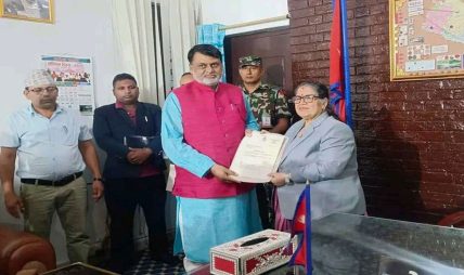 मधेश प्रदेशका मुख्यमन्त्री जितेन्द्र प्रसाद सोनलले आज पद तथा गोपनीयताको शपथ लिँदै