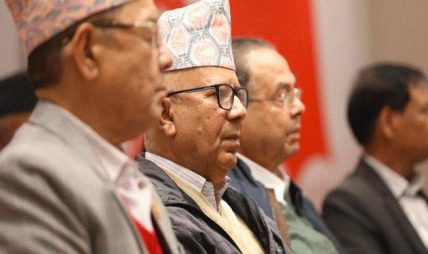 ओली आफ्नो अहंकारले सत्ताच्युत भए, पार्टी विभाजनको औचित्य पुष्टि भयो : माधव नेपाल ओली आफ्नो अहंकारले सत्ताच्युत भए, पार्टी विभाजनको औचित्य पुष्टि भयो : माधव नेपाल