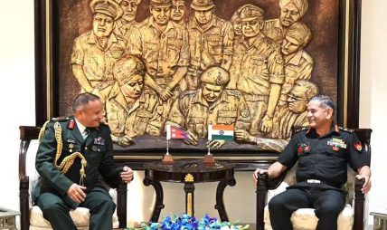 भारतीय सेना प्रमुख उपेन्द्र द्वीवेदी र नेपाली सेनाका लेफ्टिनेन्ट जनरल प्रदीप जङ्गबिच  भेटवार्ता