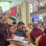 केन्द्रीय सदस्य गौतमले भनिन्, ‘अध्यक्ष ओलीको राजीनामा माग्ने पदाधिकारीले पहिले राजीनामा दिऊन्’