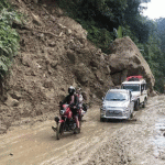 भारी वर्षाका कारण देशभरका दर्जन भन्दाबढि सडकखण्डहरू अवरुद्ध